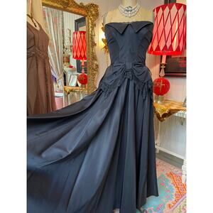 vintage 1940s black strapless taffeta gown xs bustle film noir victorian gothic